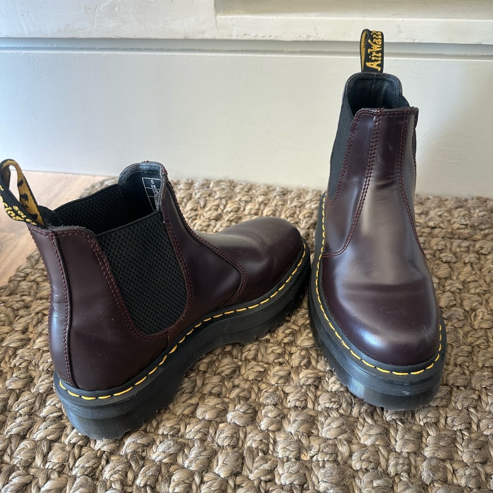 Dr. Martens Awesome Chelsea Boots - Picture 4 of 10